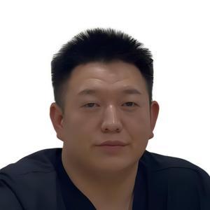 Ашырбаев Адилет Дамирбекович, реабилитолог, вертебролог - Бишкек